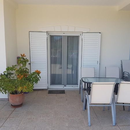 Konstantinos Apartments Амудия Стая снимка