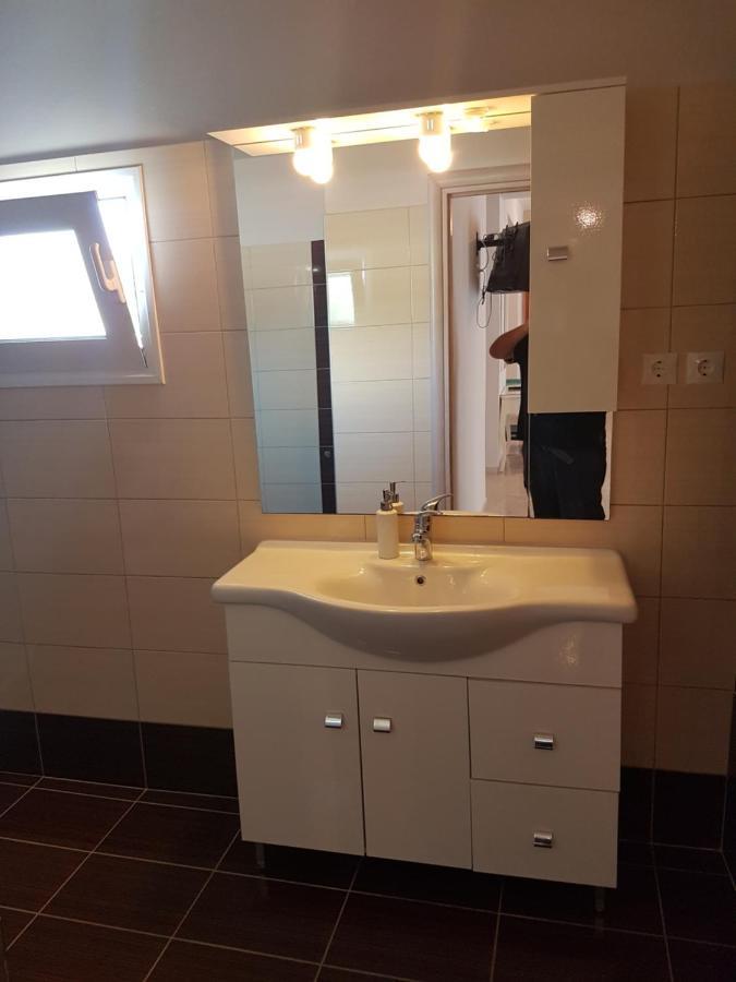 Konstantinos Apartments Амудия Екстериор снимка