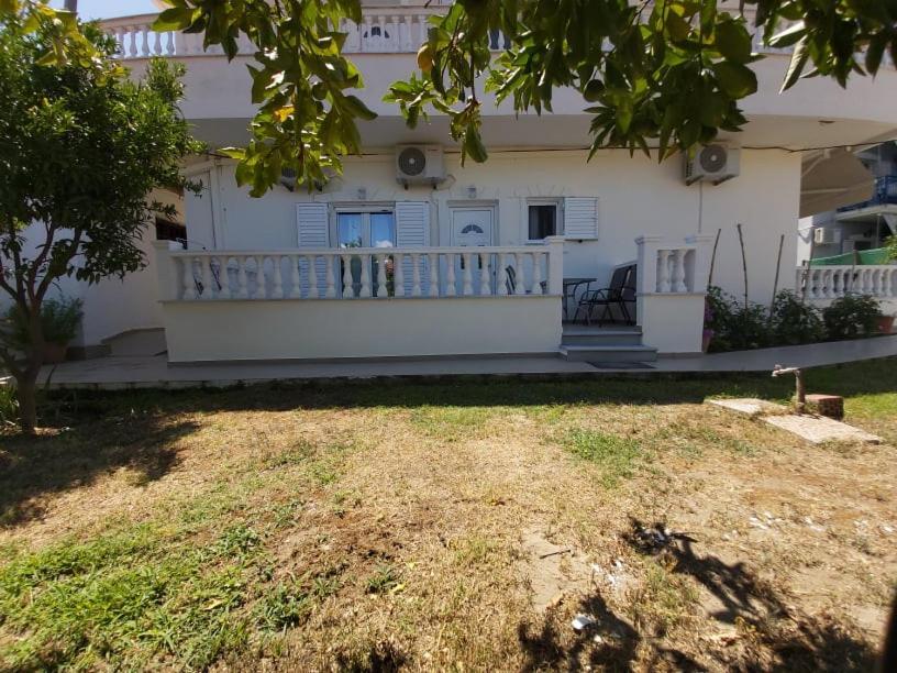 Konstantinos Apartments Амудия Екстериор снимка