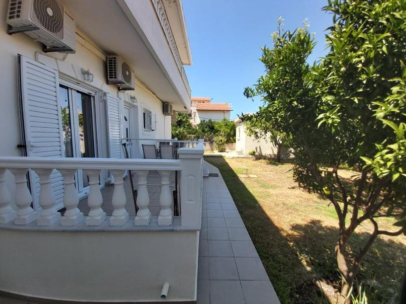 Konstantinos Apartments Амудия Екстериор снимка