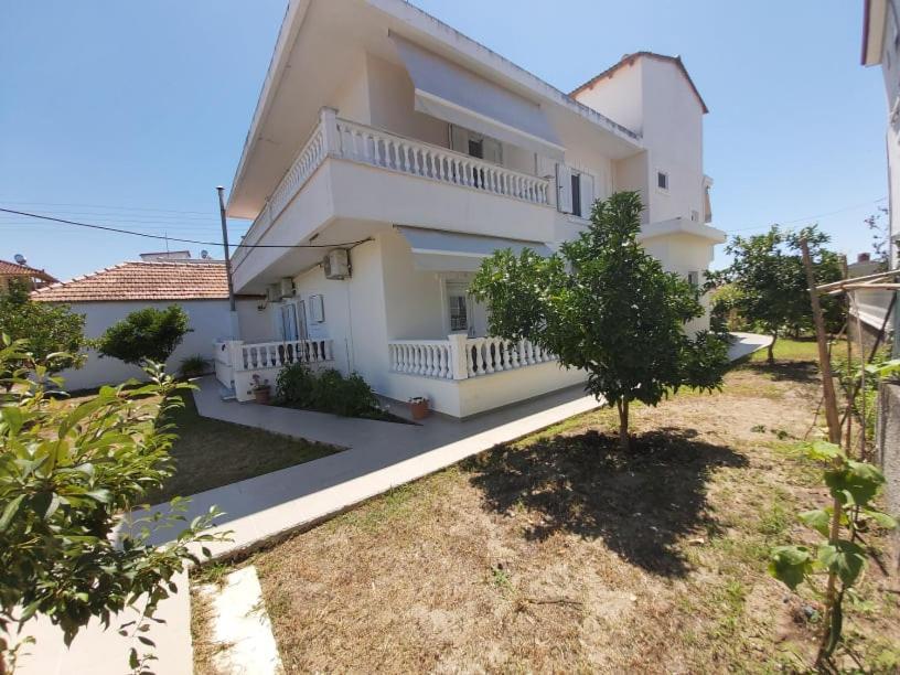 Konstantinos Apartments Амудия Екстериор снимка